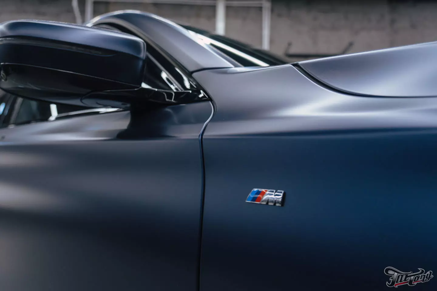 Оклейка BMW 7 в матовый винил и полиуретан. Антихром, окрас дисков и суппортов. Детейлинг